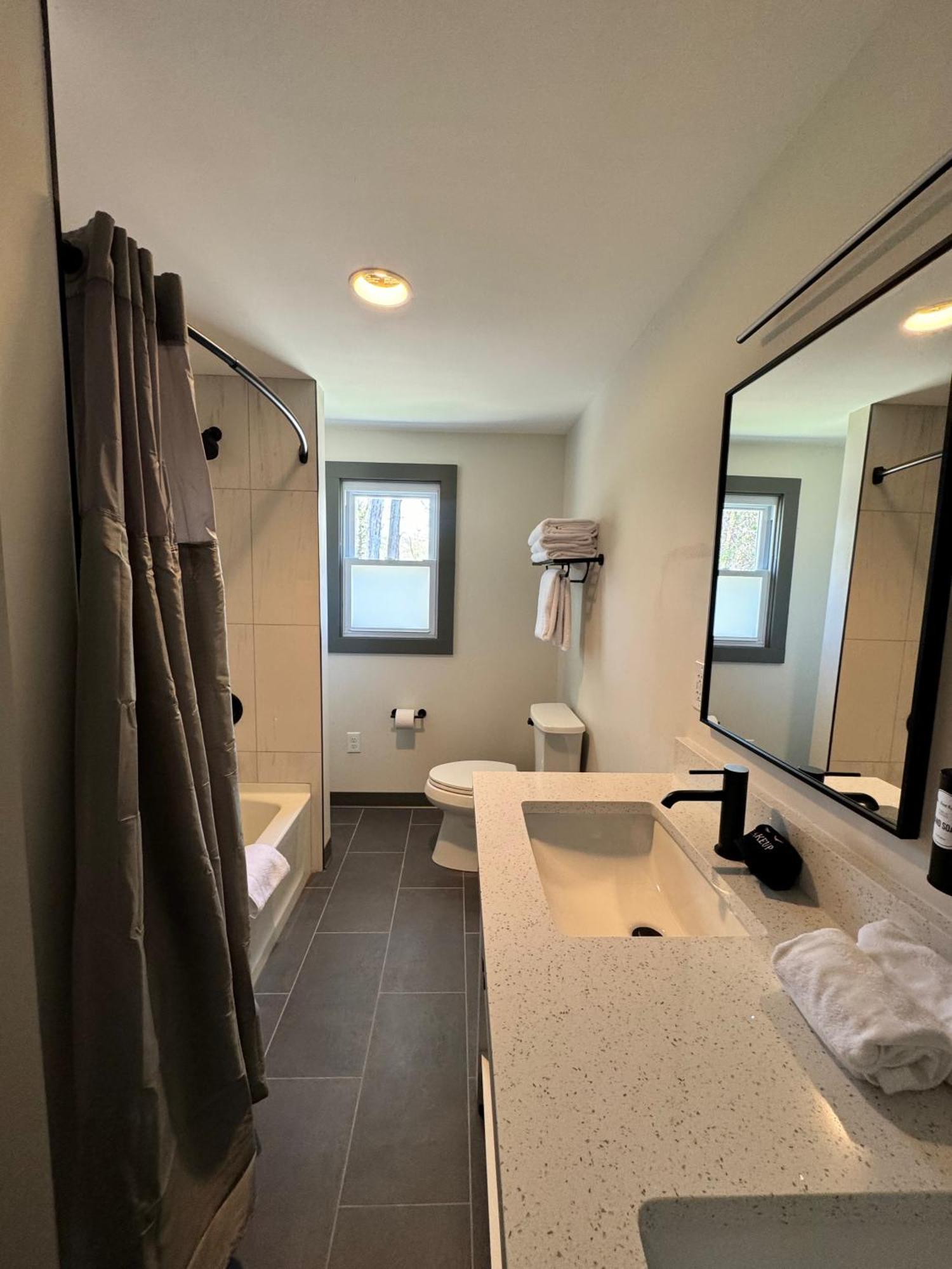 East Rock Inn Great Barrington Buitenkant foto